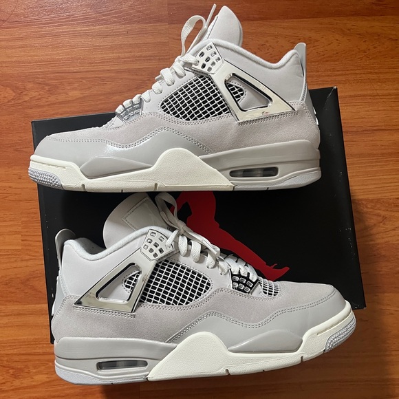 Jordan 4 Frozen Moments - Picture 2 of 9